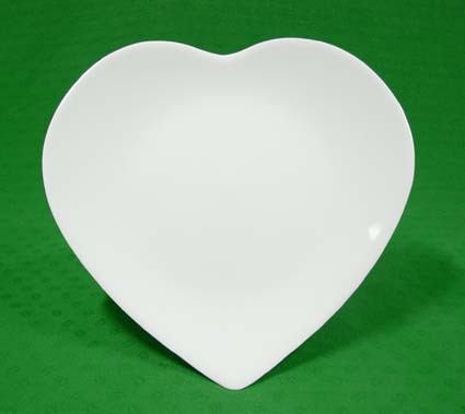 Assiette blanche  en forme de coeur