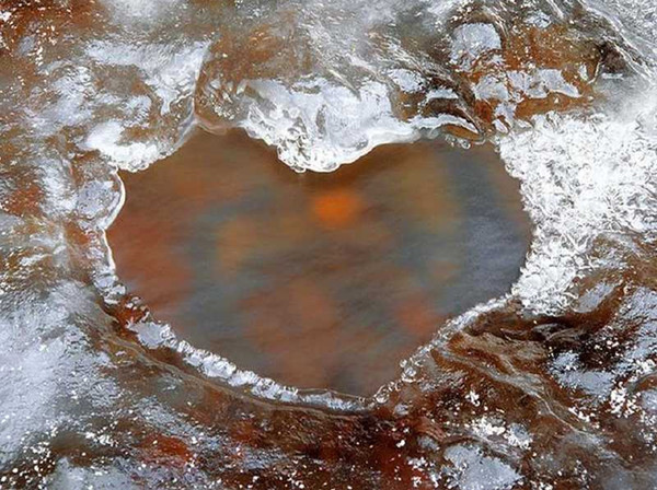 un coeur de glace qui va rafraichir vos yeux!!