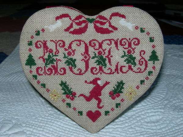 BRODERIE. un joli coeur de Noel