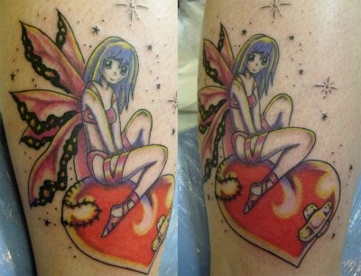 Tatouage de Coeur sur peau avec manga et coeur