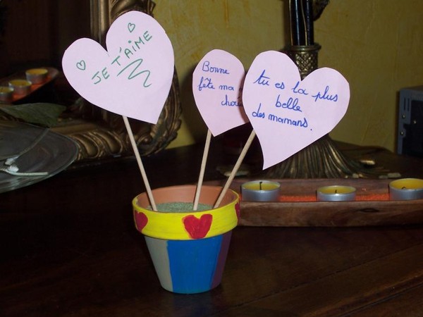 BRICOLAGE. Pot a Coeurs