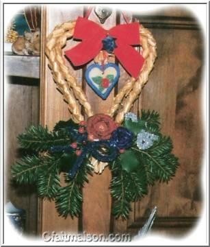 Décoration pour vos fêtes. Une Couronne coeur de Noël